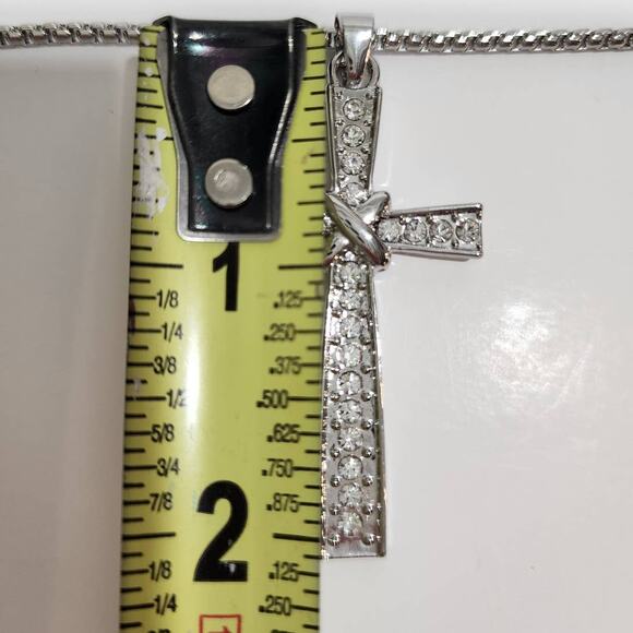 Brilliant Beautiful Austrian Crystal Cross Necklace - Picture 9 of 12